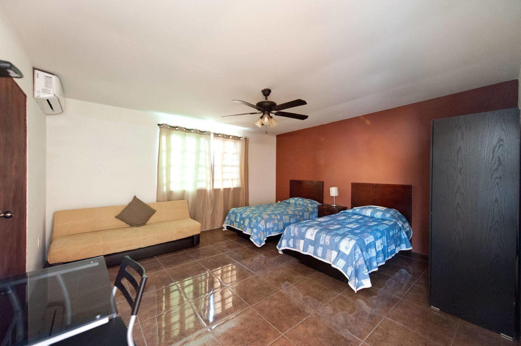 Econosuites Monterrey Kültér fotó